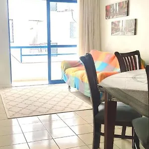 Agradavel Apto De 2 Quartos, 2 Banheiros, Sacada Com Churrasqueira, Garagem Privativa Em Apartamento
